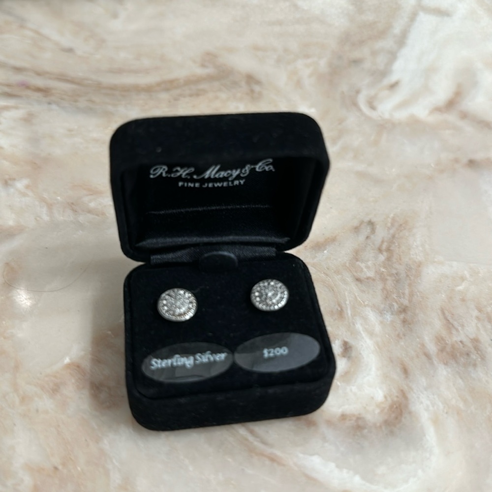 Diamond 💎 earrings 1/10 CT TW sterling silver